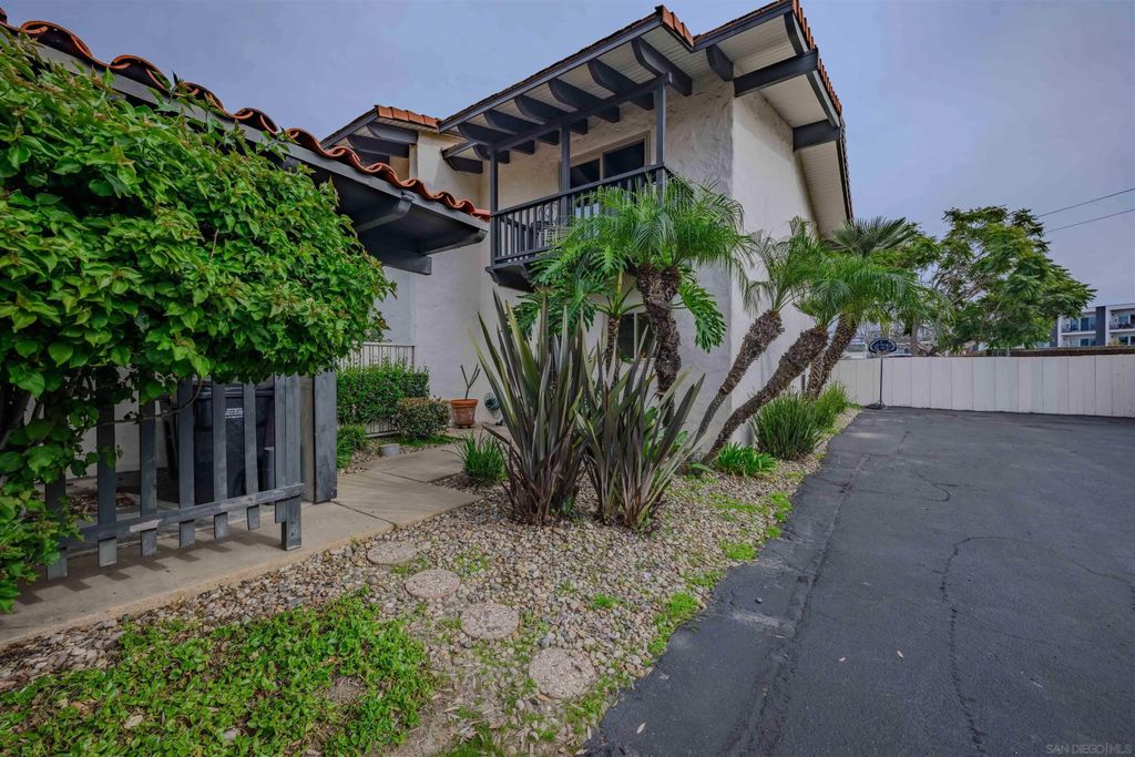 Photo of 4202 Loma Riviera Ln, San Diego, CA 92110 (MLS # 260001804)