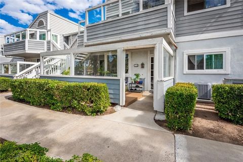 Photo of 73 Huntington #322, Irvine, CA 92620 (MLS # IV25224961)