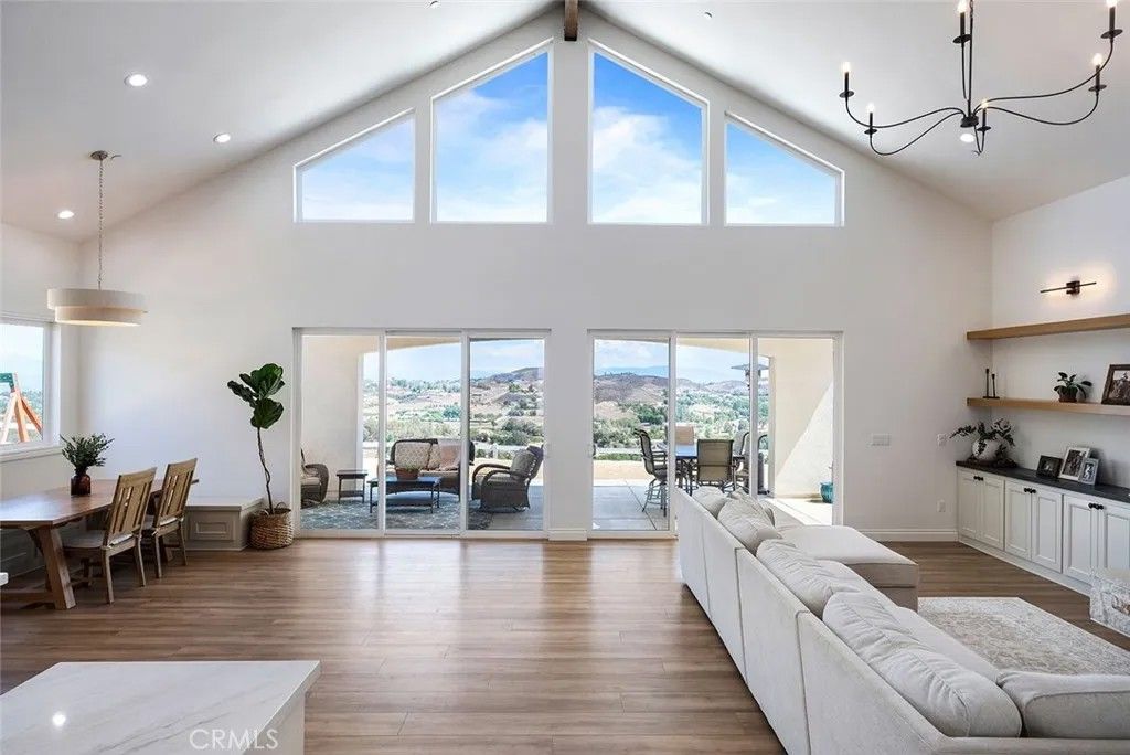 Photo of 38566 Vista Del Bosque, Murrieta, CA 92562 (MLS # SW25201174)