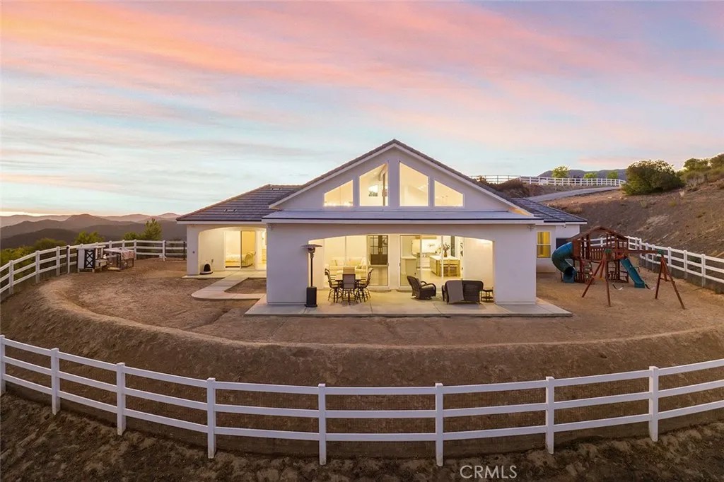 38566 Vista Del Bosque