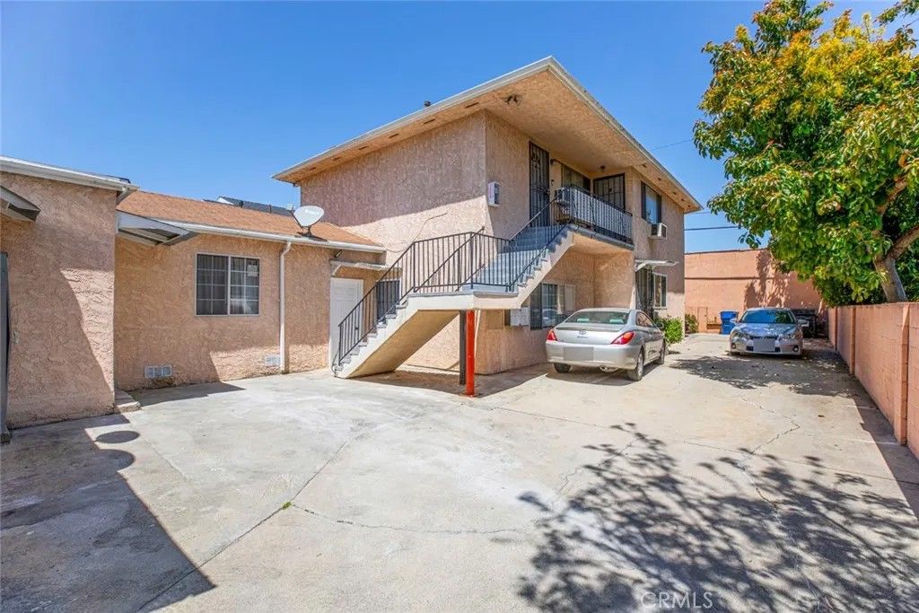 Photo of 14319 Tiara Street #2, Van Nuys, CA 91401 (MLS # GD26054846)