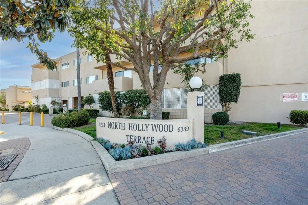 Photo of 6339 Morse Avenue #108, North Hollywood, CA 91606 (MLS # SR26025309)