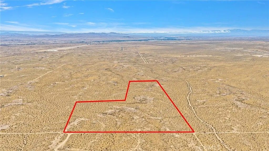 Photo of 16101 Sweeten Ln, Helendale, CA 92342 (MLS # HD26095915)