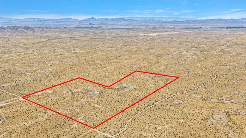 Photo of 16101 Sweeten Ln, Helendale, CA 92342 (MLS # HD26095915)