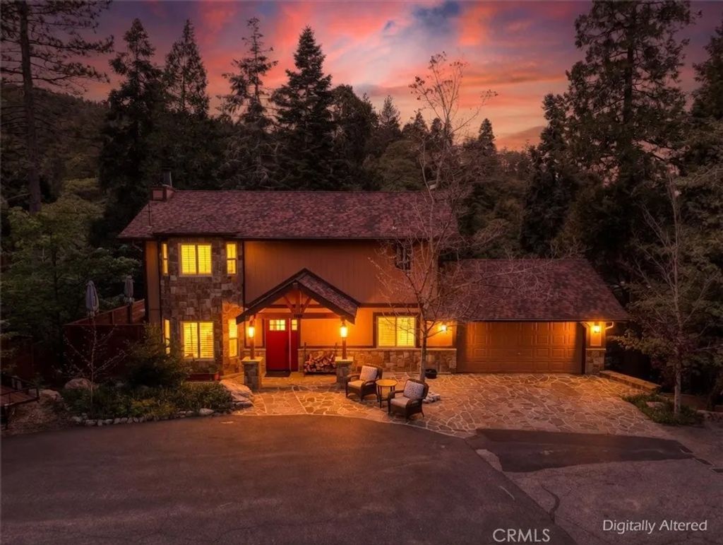 Photo of 1056 Fiden Court, Crestline, CA 92325 (MLS # IG26086306)
