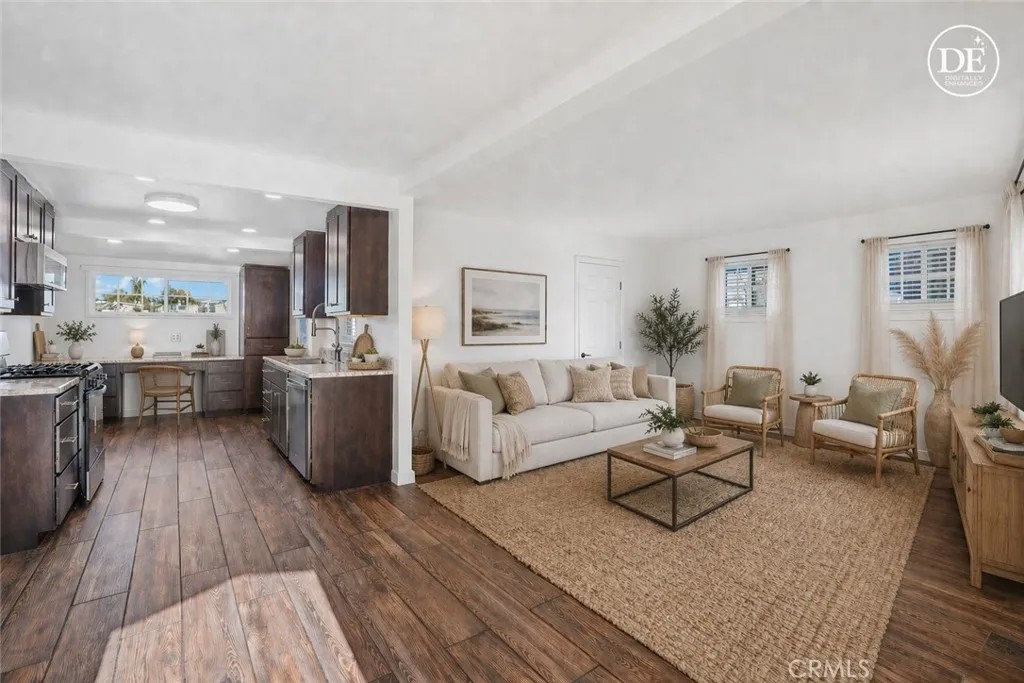 601 El Redondo