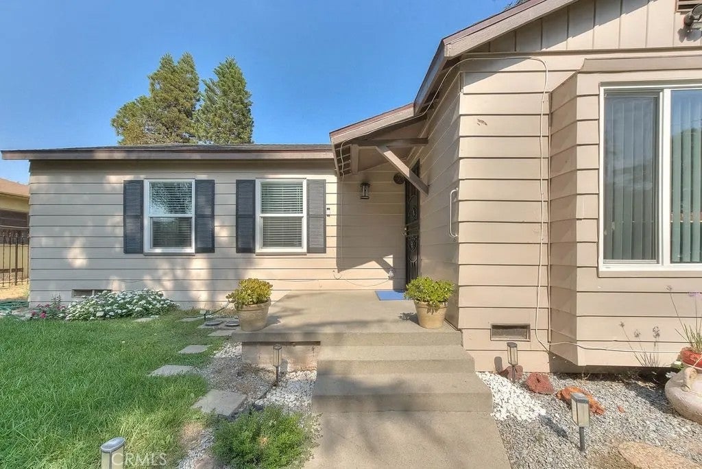 2803 Ladera Road
