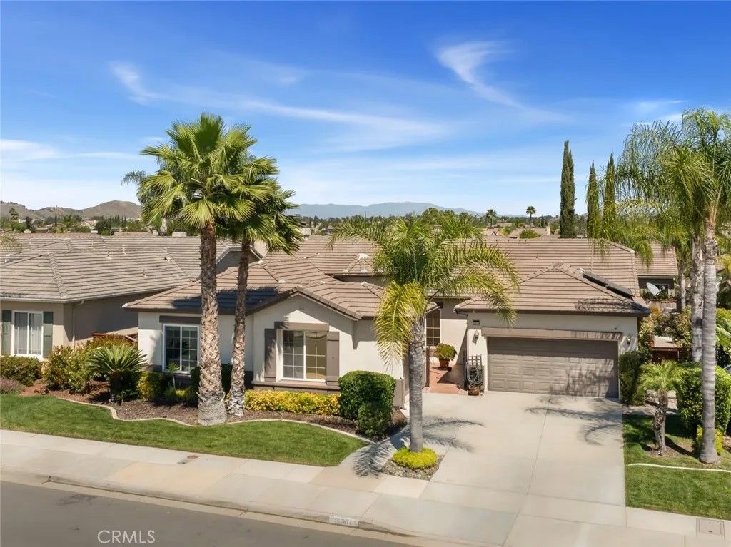 Photo of 26764 Kingwood Rd, Murrieta, CA 92563 (MLS # SW26068697)