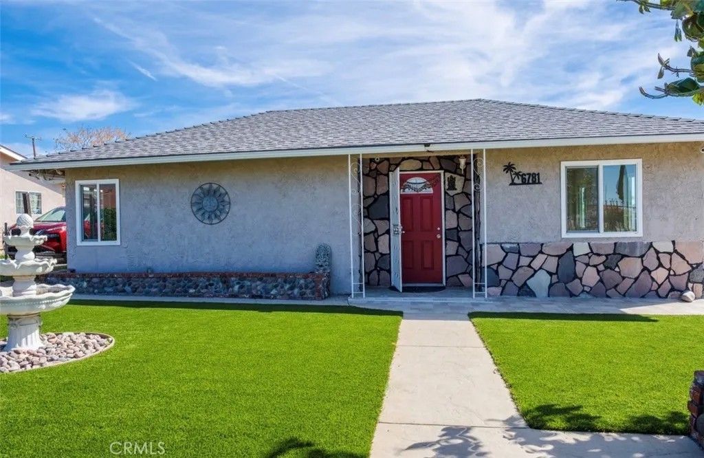 Photo of 6781 Jacaranda Ave, Fontana, CA 92336 (MLS # CV26044490)