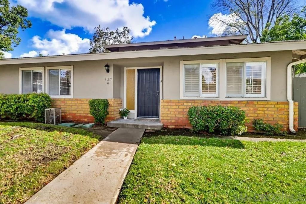 Photo of 929 Amistad Ct #A, El Cajon, CA 92019 (MLS # 260003873)