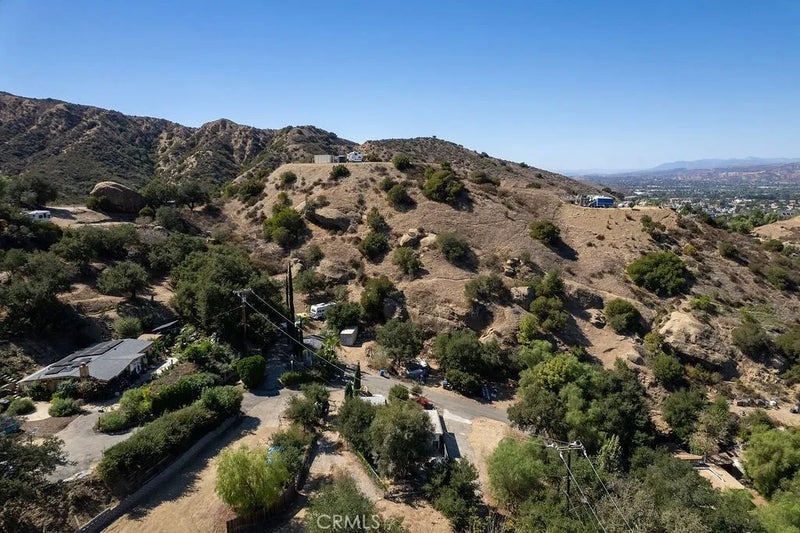 1068 Loma Lane
