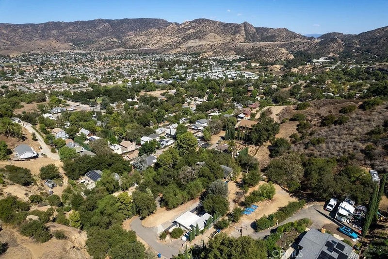 1068 Loma Lane