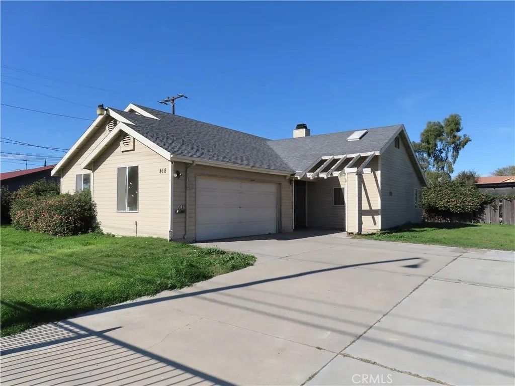 Photo of 418 W Randall Ave, Rialto, CA 92376 (MLS # IV26007258)
