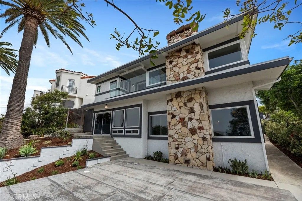 Photo of 7512 Rindge Avenue, Playa Del Rey, CA 90293 (MLS # SB25263084)