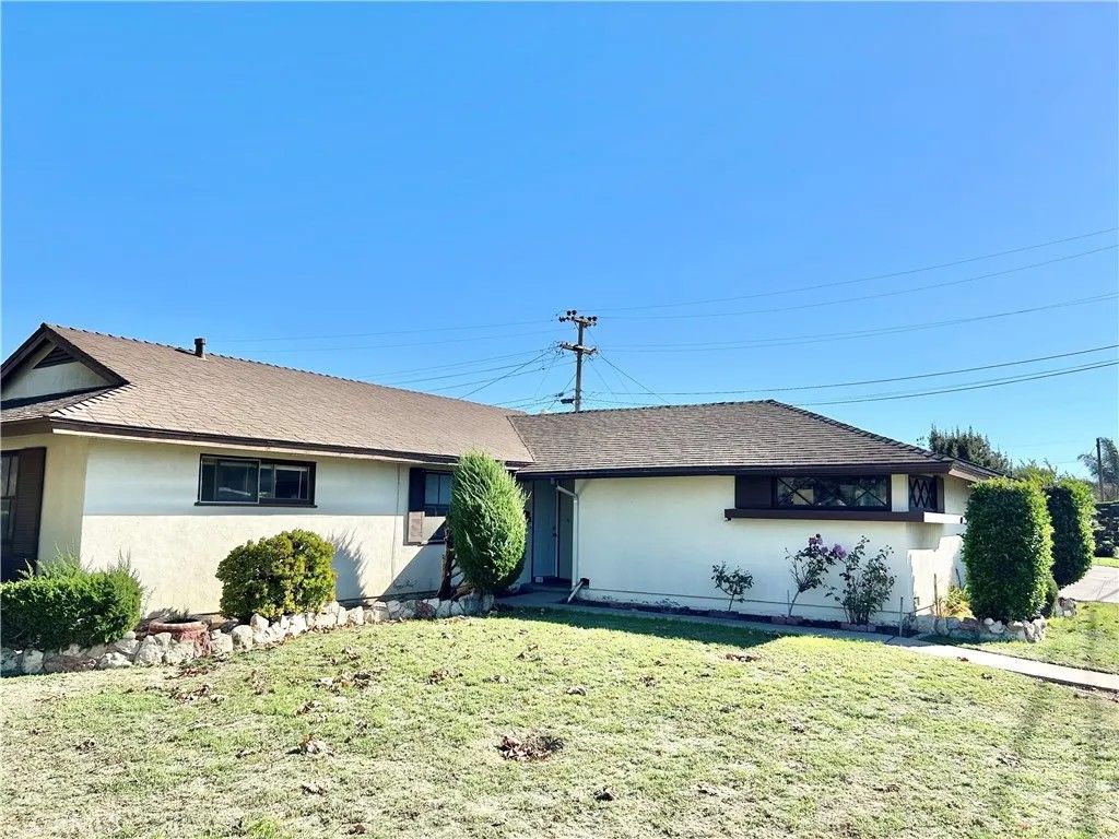 Photo of 512 N College Drive, Santa Maria, CA 93454 (MLS # PI25250350)
