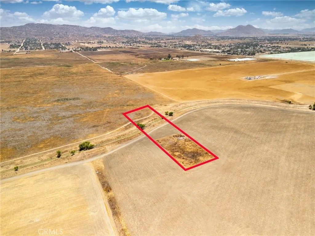 Photo of 27200 San Jacinto Ave, Perris, CA 92571 (MLS # IV26022045)