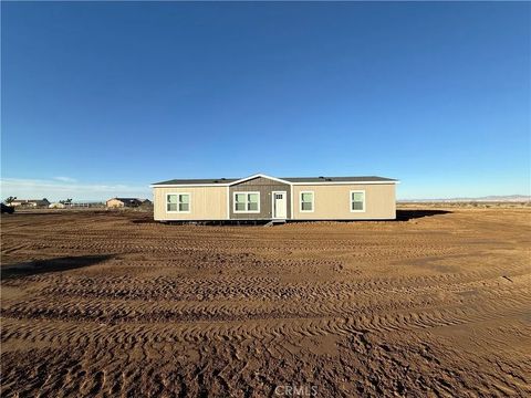 12823 Atsina Rd. Phelan CA 92371