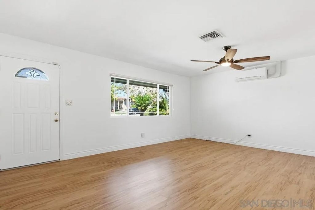 Photo of 4231 Thomas St, Oceanside, CA 92056 (MLS # 260006341)