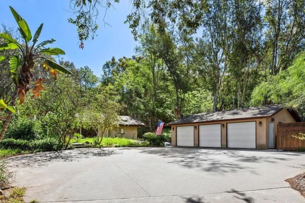Photo of 29560 Lilac Road, Valley Center, CA 92082 (MLS # NDP2603605)