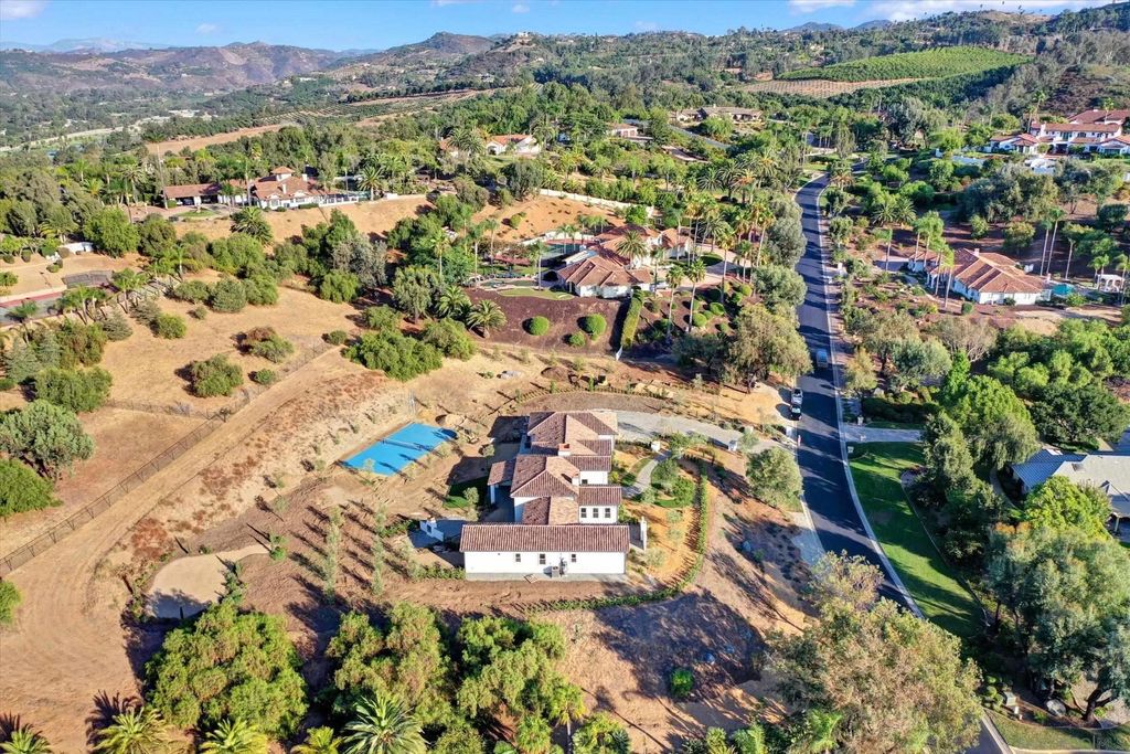 Photo of 5808 Lake Vista Dr, Bonsall, CA 92003 (MLS # 2600913)