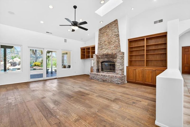 25280 Paseo De Caballo