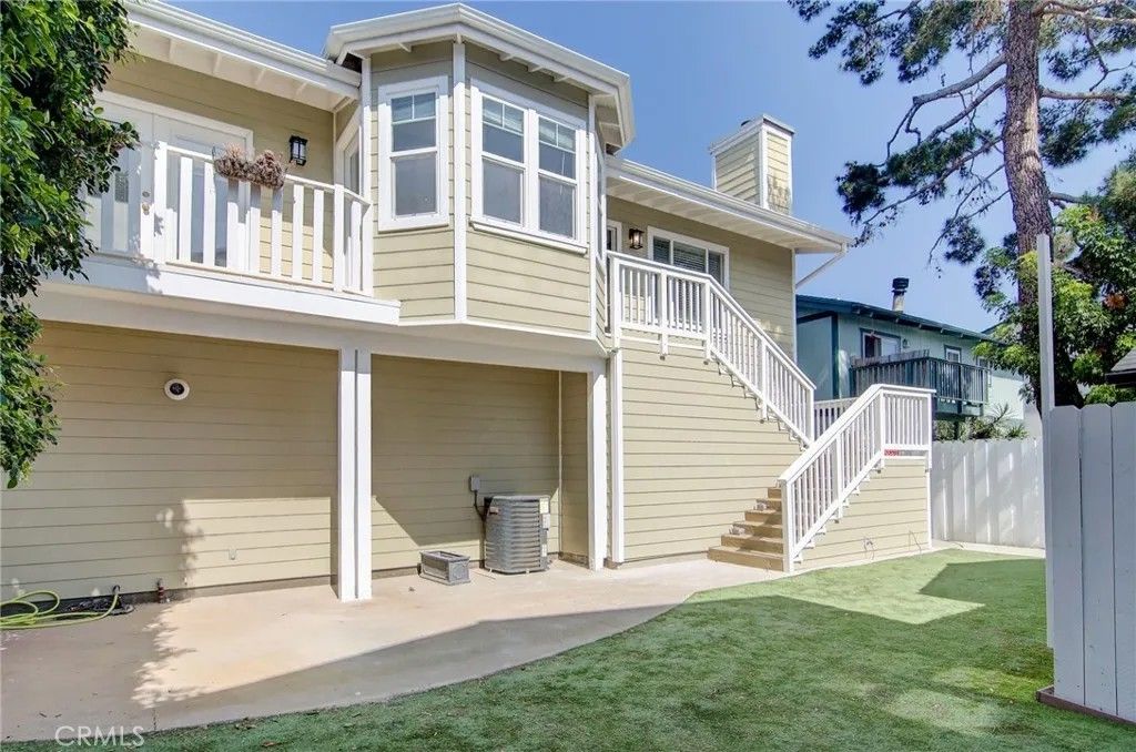 Photo of 527 Westminster Ave, Newport Beach, CA 92663 (MLS # OC26067949)