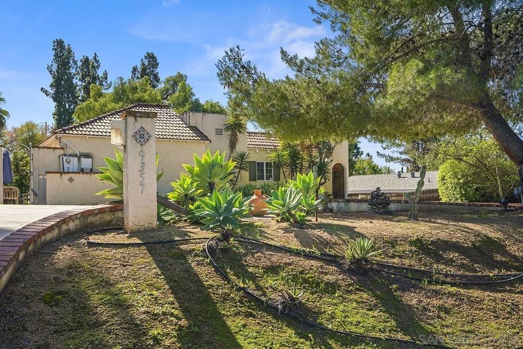Photo of 4270 S Tropico Dr, La Mesa, CA 91941 (MLS # 2601017)