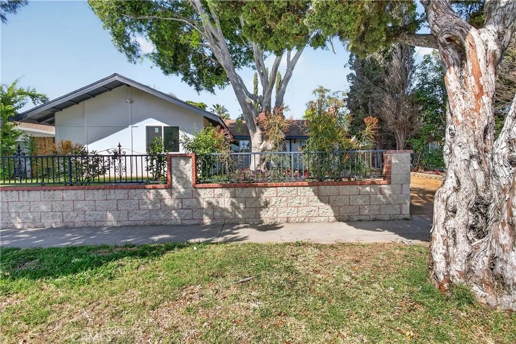 24541 Penfield