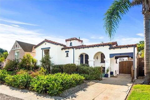 Tiny photo for 2431 S Holt Ave, Los Angeles, CA 90034 (MLS # SB25244058)