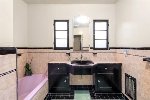 Tiny photo for 2431 S Holt Ave, Los Angeles, CA 90034 (MLS # SB25244058)