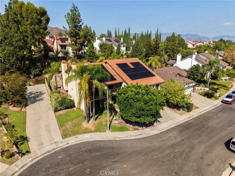 18401 Charlton Lane
