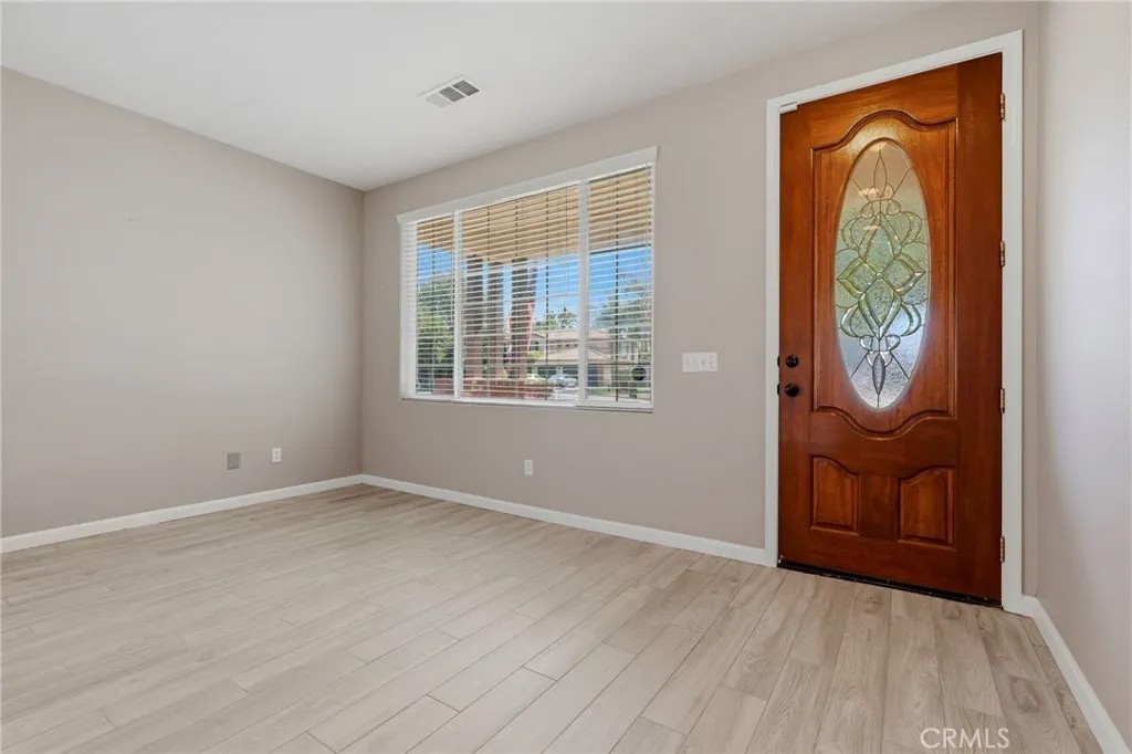 2429 N Oak Grove Court