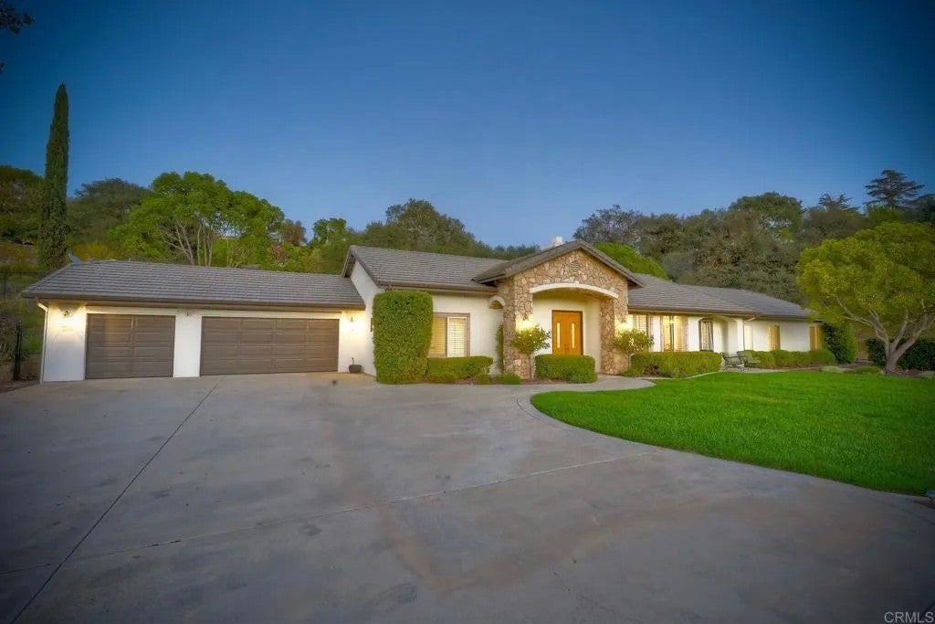 Photo of 2710 Gird Road, Fallbrook, CA 92028 (MLS # NDP2609719)