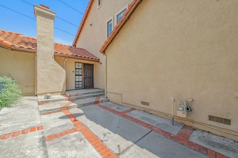 6011 E Montefino