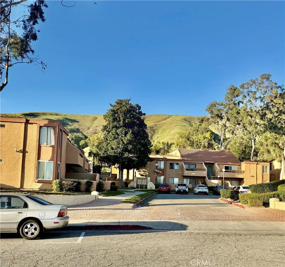 1440 W Edgehill 8