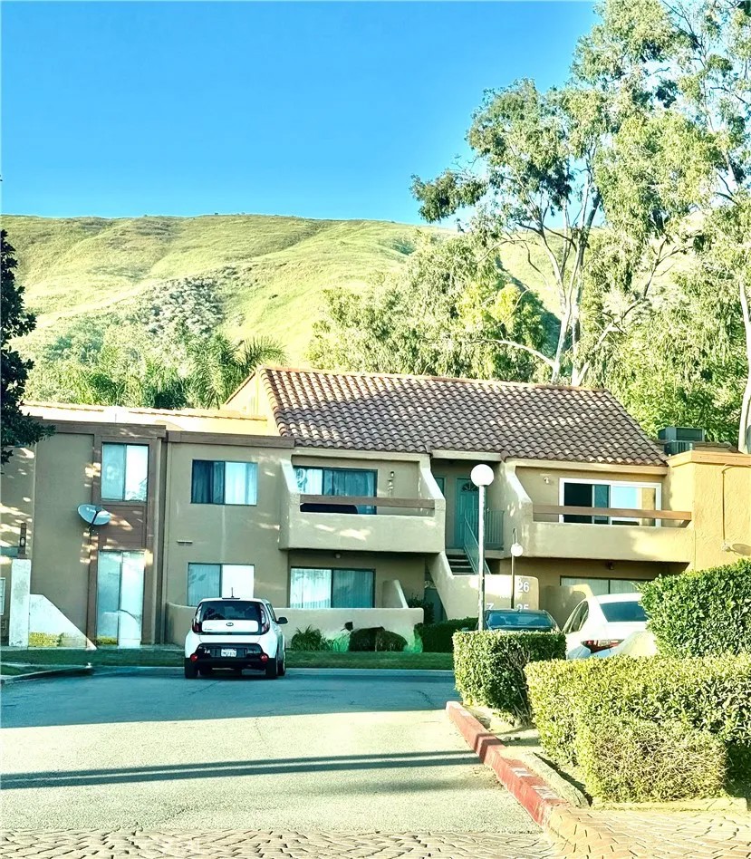 1440 W Edgehill 8