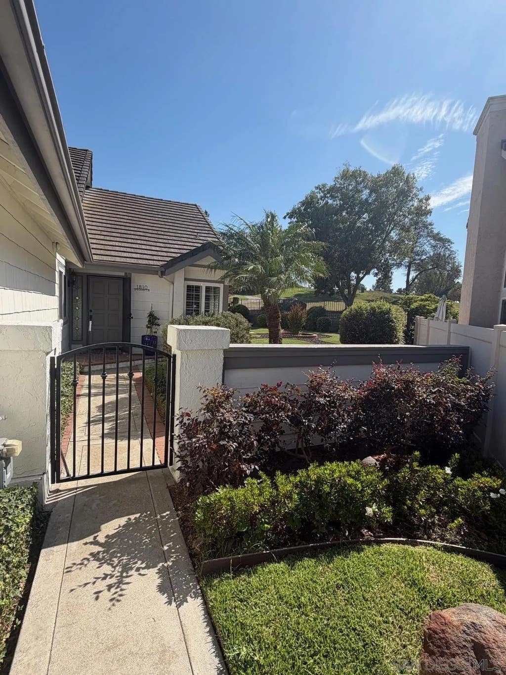 Photo of 1810 Spyglass CIR, Vista, CA 92081 (MLS # 260020512)