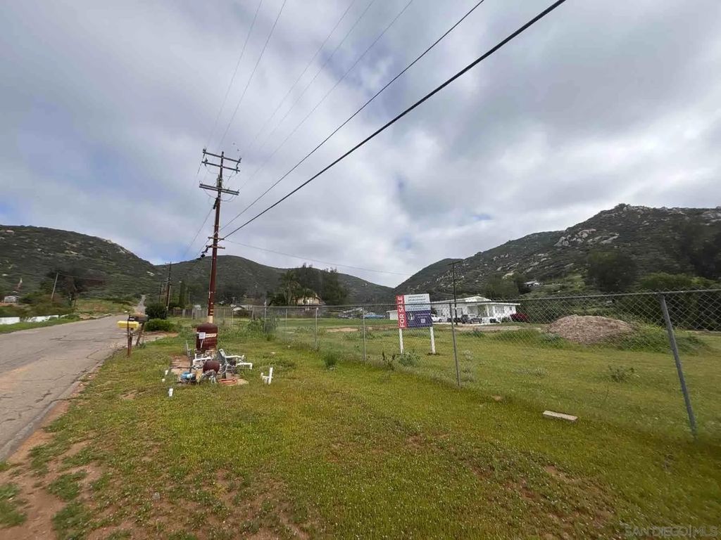 Photo of 11041 Summit Avenue, Santee, CA 92071 (MLS # 260009556)