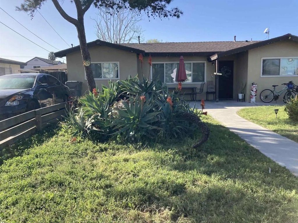 Photo of 558 12th Street, Imperial Beach, CA 92102 (MLS # PTP2602881)
