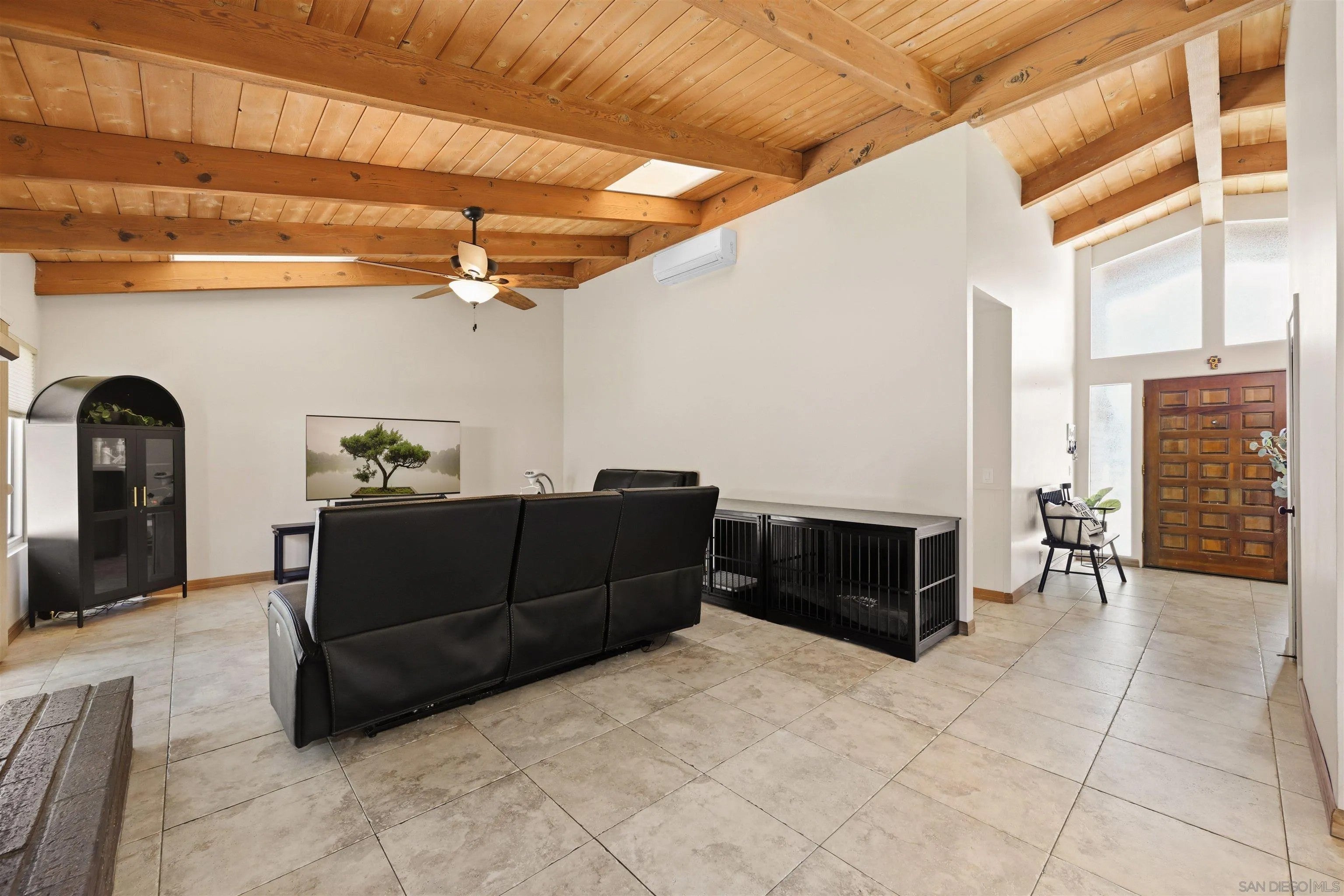 4744 Via Serra