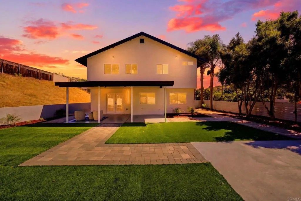 Photo of 2640 Chestnut Avenue, Carlsbad, CA 92010 (MLS # NDP2604435)