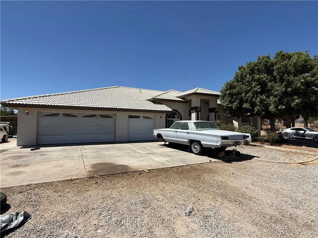 Photo of 6439 Lime RD, Phelan, CA 92371 (MLS # IV26173500)