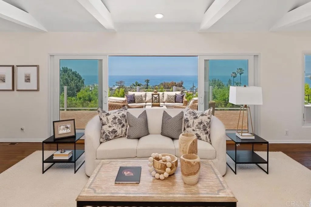 1420 La Jolla Knoll