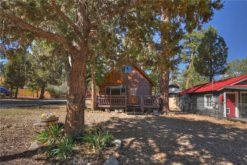 698 Highland