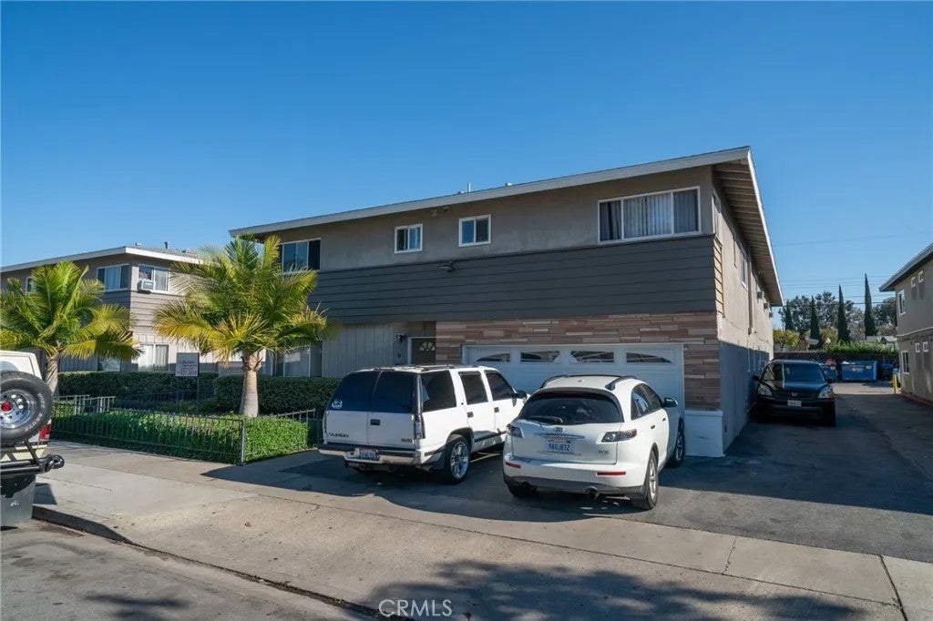 1118-1124 N Mayfair Avenue