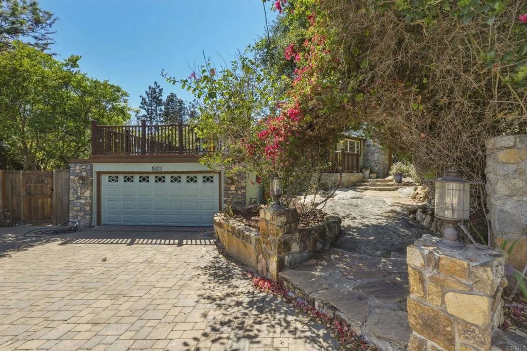 10011 Fuerte Drive