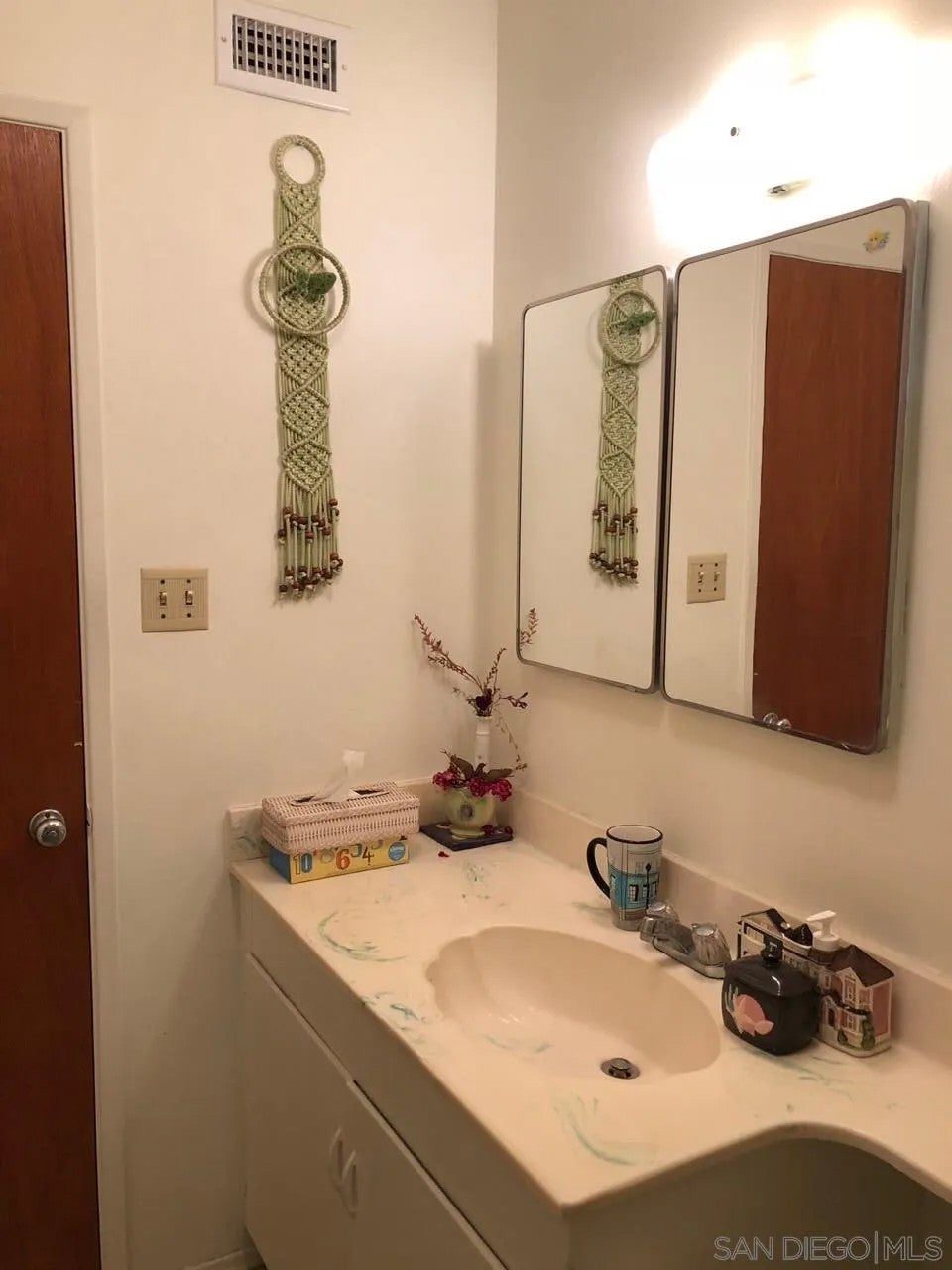 1223 Coral