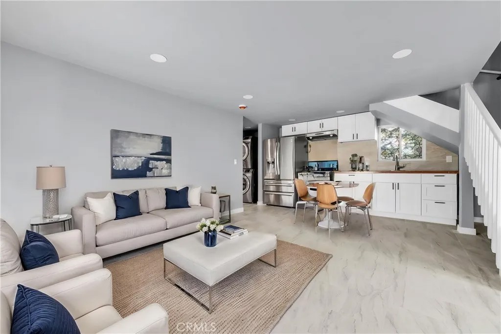 354 E Culver Avenue East