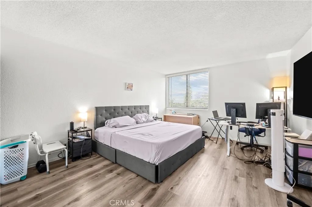 4505 California 402