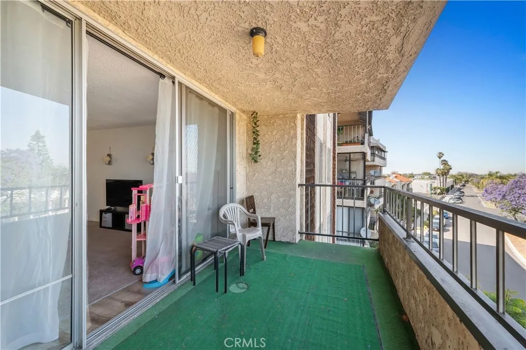 4505 California 402